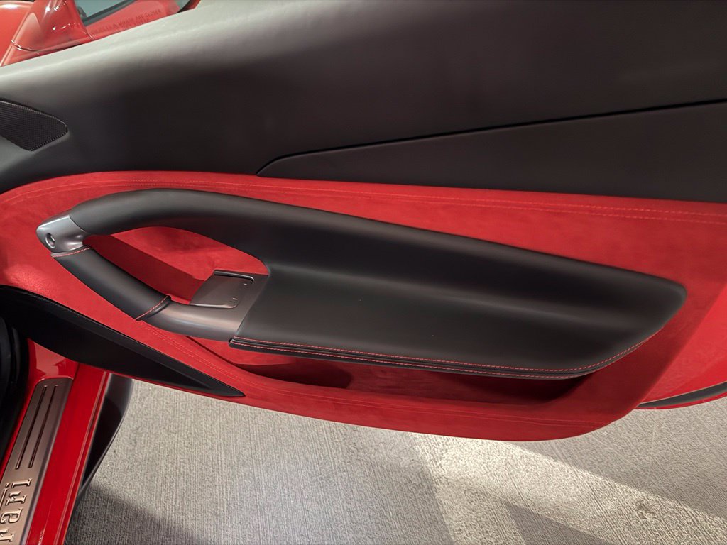 Used 2020 Ferrari F8 Tributo RWD image 23