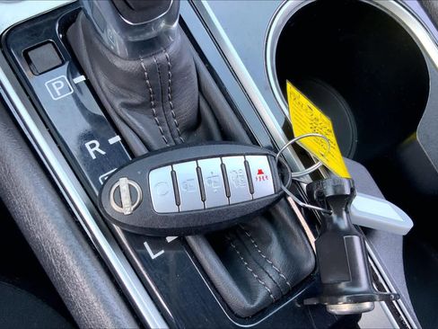 Used 2024 Nissan Altima 2.5 SV image 13