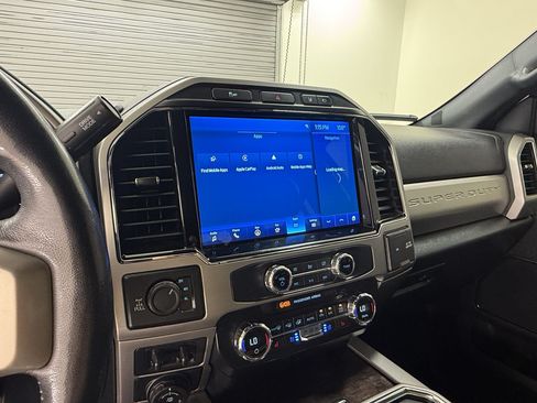 Used 2022 Ford F250 Lariat w/ Lariat Ultimate Package AWD/4WD image 19