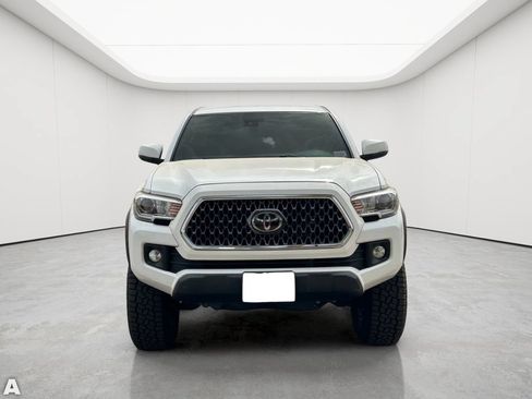 Used 2019 Toyota Tacoma TRD Off-Road w/ Technology Package AWD/4WD image 8