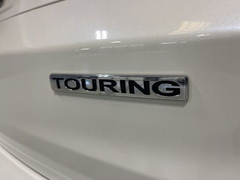 Used 2016 Honda CR-V Touring image 36