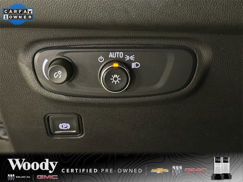 Used 2023 GMC Terrain SLE w/ Elevation Edition image 18