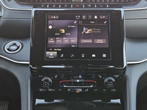 New 2025 Jeep Grand Cherokee Altitude image 9