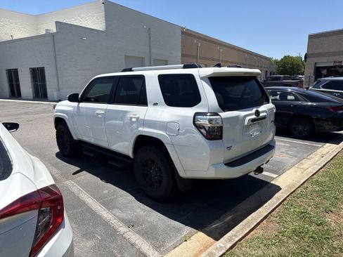 Used 2024 Toyota 4Runner SR5 Premium w/ Moonroof Package AWD/4WD image 10