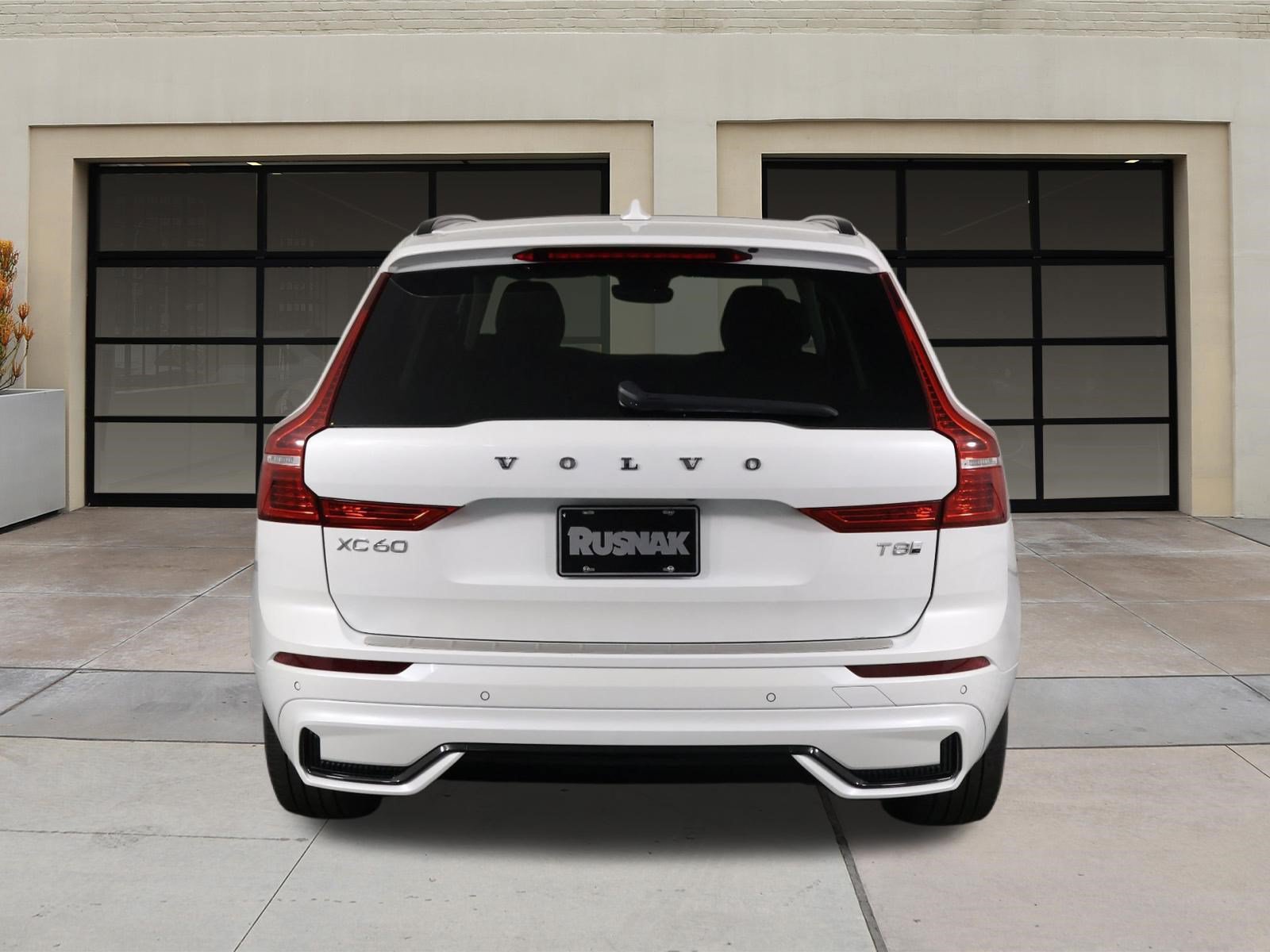 Certified 2025 Volvo XC60 T8 Core w/ Protection Package Premier AWD/4WD image 5