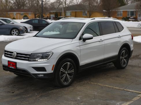 Used 2019 Volkswagen Tiguan SEL image 3