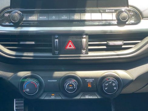 Certified 2021 Kia Forte GT-Line FWD image 16