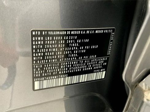 Certified 2022 Volkswagen Tiguan SEL R-Line image 35