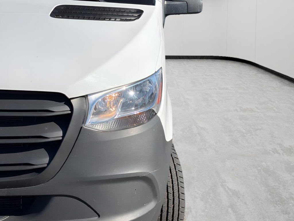 Used 2024 Mercedes-Benz Sprinter 2500 image 4