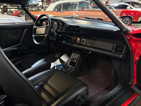 Used 1989 Porsche 911 Carrera RWD image 8
