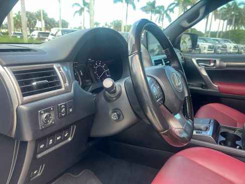 Used 2022 Lexus GX 460 Premium w/ Accessory Package AWD/4WD image 16