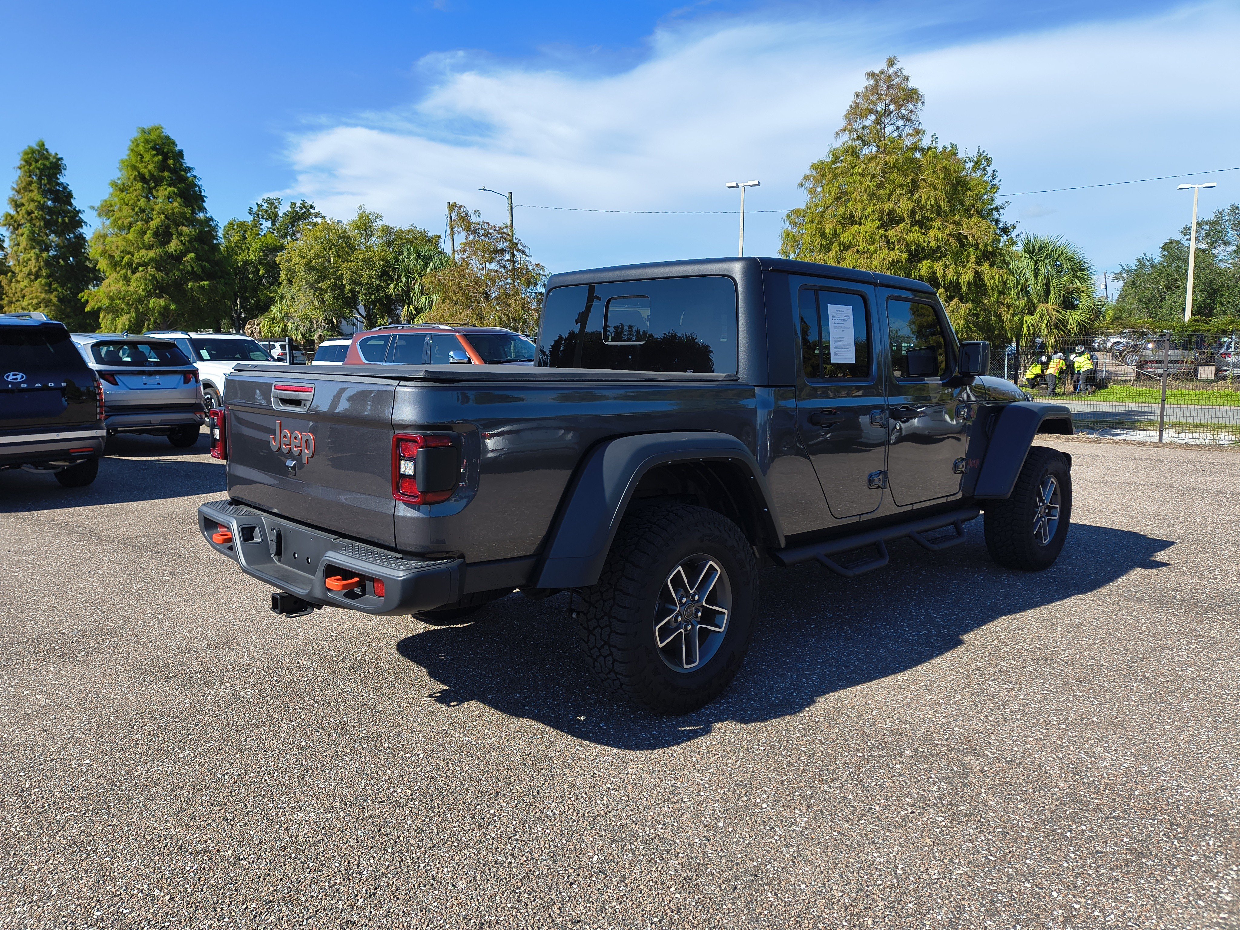 Used 2024 Jeep Gladiator Mojave AWD/4WD image 8