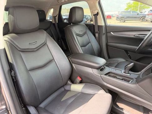 Used 2017 Cadillac XT5 Luxury w/ Driver Awareness Package AWD/4WD image 21