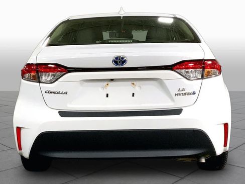 Used 2024 Toyota Corolla LE FWD image 5