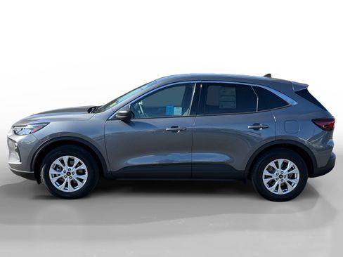 Certified 2024 Ford Escape Active FWD image 2