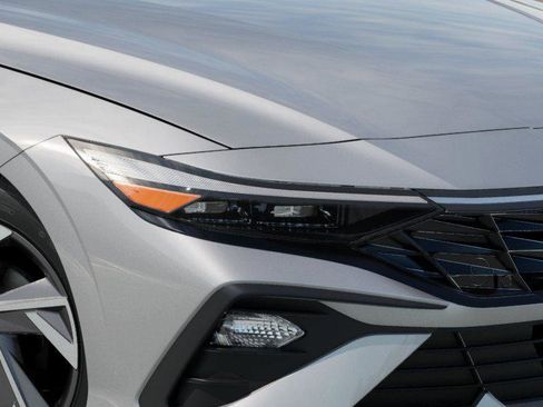 New 2025 Hyundai Elantra Sport image 9
