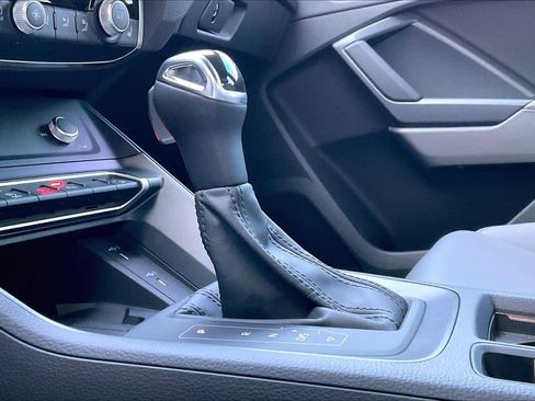 Certified 2025 Audi Q3 2.0T Premium w/ Convenience Package image 16