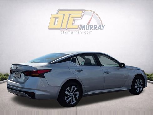 Used 2024 Nissan Altima 2.5 S FWD image 5