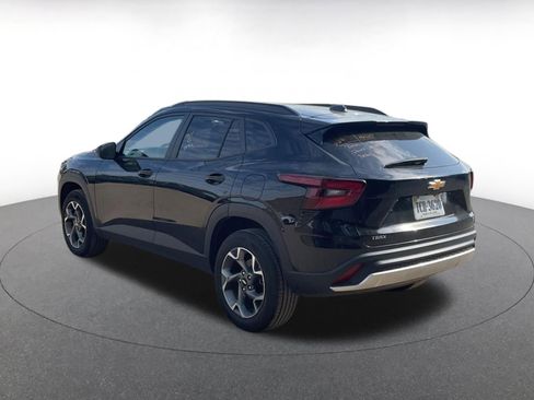 Used 2025 Chevrolet Trax LT image 15