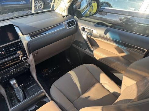 Used 2023 Lexus GX 460 Premium w/ Premium Package AWD/4WD image 12