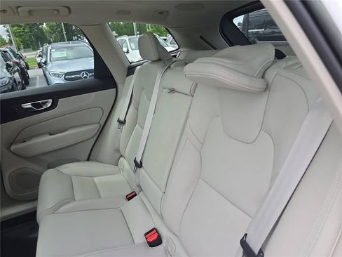 Used 2023 Volvo XC60 T8 Ultimate AWD/4WD image 15