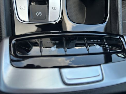 Used 2024 Hyundai Santa Cruz SEL image 17