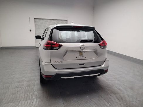 Used 2020 Nissan Rogue S FWD image 6