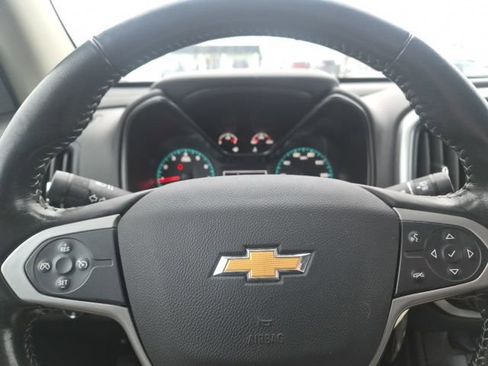 Used 2022 Chevrolet Colorado LT w/ LT Convenience Package image 16