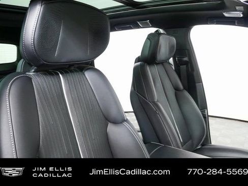 Used 2026 Cadillac Vistiq Sport image 23