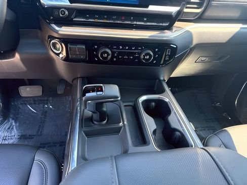 Used 2025 Chevrolet Silverado 1500 LTZ w/ LTZ Convenience Package II AWD/4WD image 25