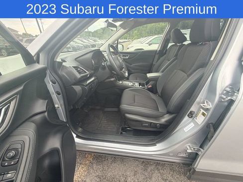 Used 2023 Subaru Forester Premium AWD/4WD image 2