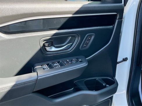 Used 2024 Honda Pilot EX-L image 17