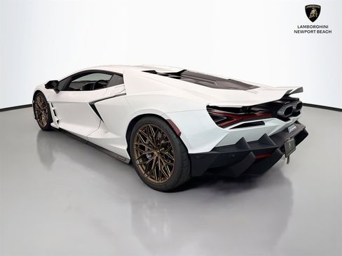 Used 2024 Lamborghini Revuelto AWD/4WD image 31