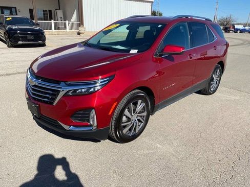 Used 2022 Chevrolet Equinox Premier image 2