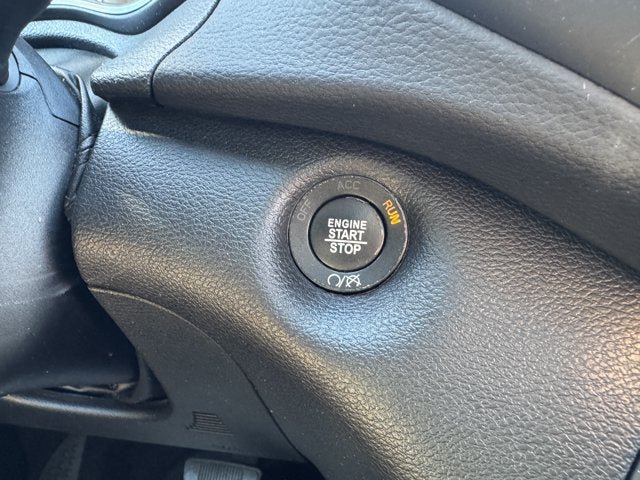 Used 2019 Jeep Cherokee Latitude Plus w/ Comfort/Convenience Group AWD/4WD image 20