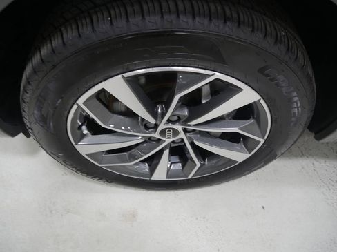Certified 2023 Audi Q5 2.0T Premium Plus image 12