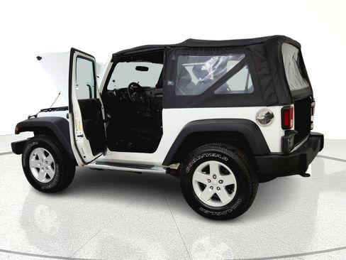 Used 2014 Jeep Wrangler Sport AWD/4WD image 12
