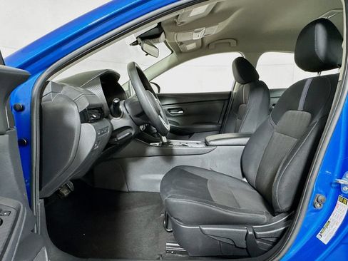 Used 2024 Nissan Sentra SV FWD image 17