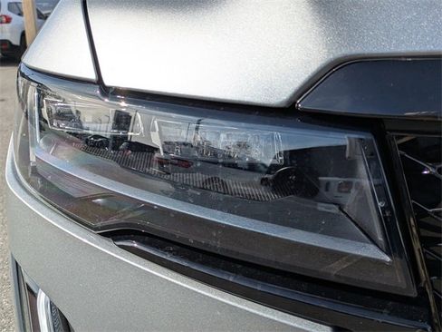 Used 2024 Cadillac Escalade Sport Platinum w/ LPO, ONYX Package image 10