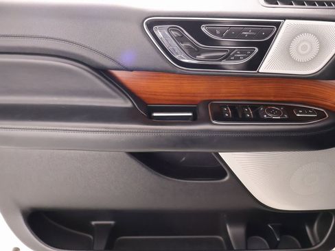 Used 2018 Lincoln Navigator Reserve w/ Technology Package image 16