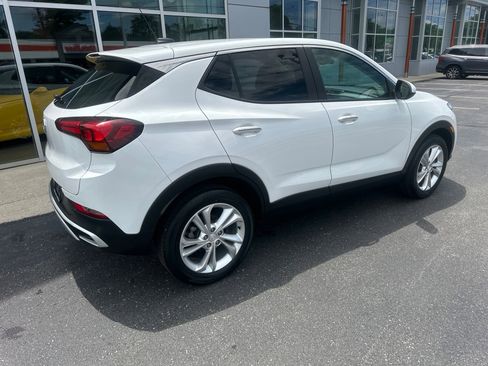 Used 2022 Buick Encore GX Preferred w/ Cold Weather Comfort Package FWD image 3