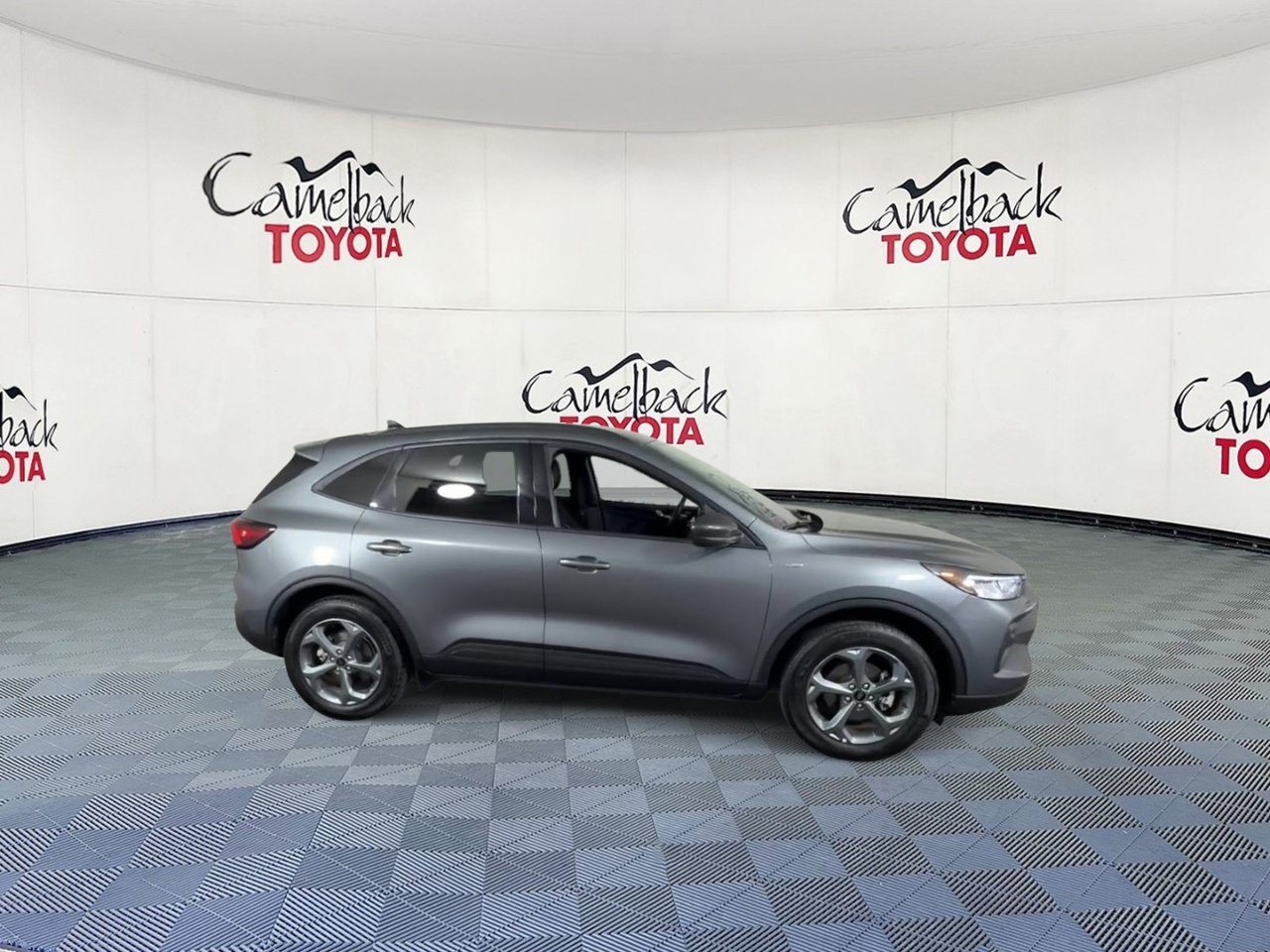 Used 2025 Ford Escape ST-Line AWD/4WD image 4