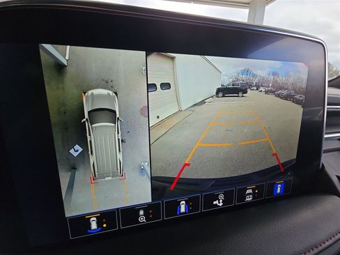 Used 2022 Chevrolet Tahoe RST w/ Luxury Package image 15