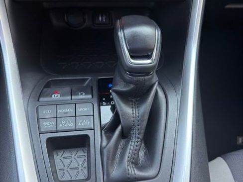 Used 2019 Toyota RAV4 XLE w/ Convenience Package AWD/4WD image 12