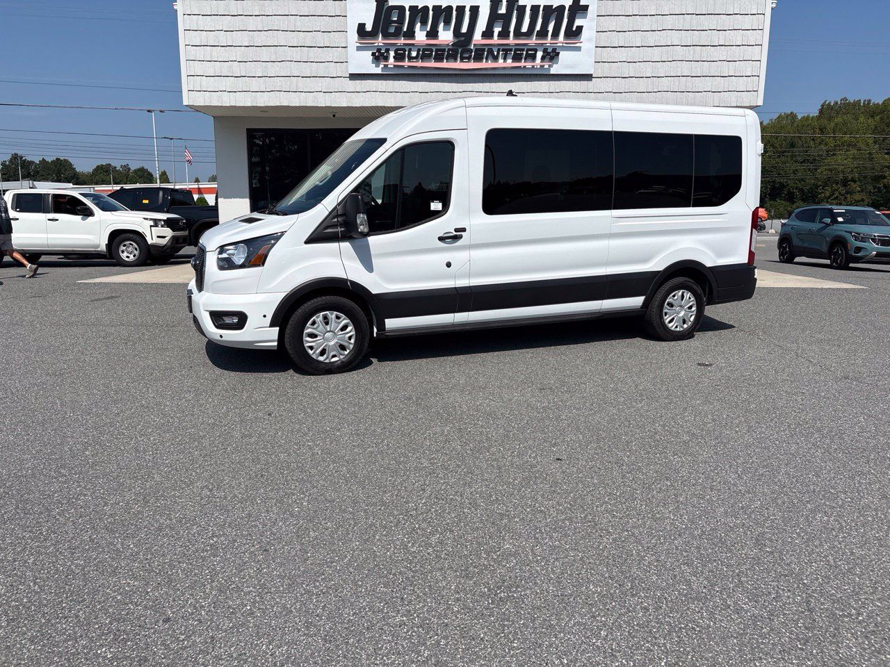 Used 2025 Ford Transit 350 XLT RWD image 1
