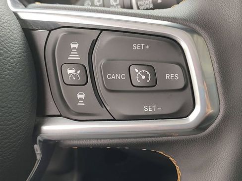 Used 2024 Jeep Wrangler Unlimited Sahara AWD/4WD image 21