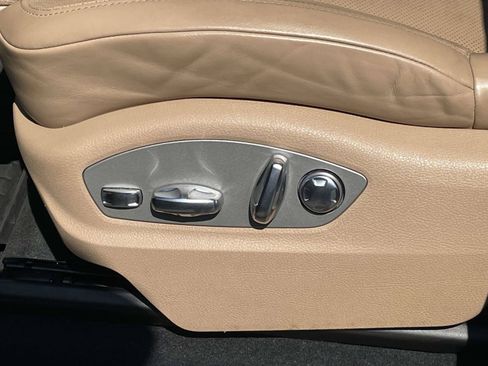 Used 2020 Porsche Macan AWD/4WD image 17
