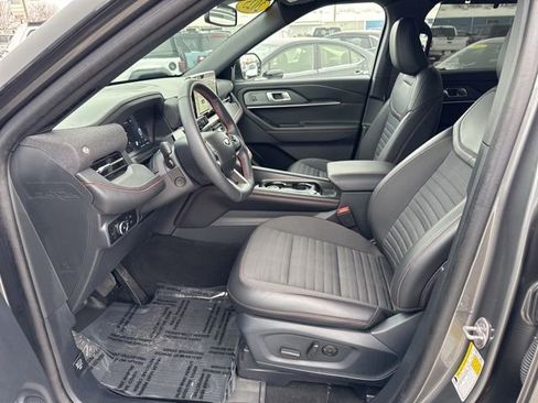 Used 2025 Ford Explorer ST-Line w/ Premium Package image 9