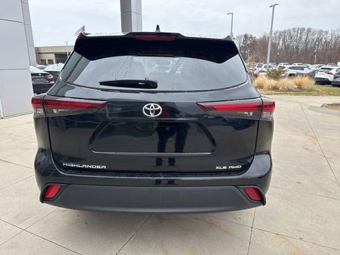 Used 2025 Toyota Highlander XLE image 7