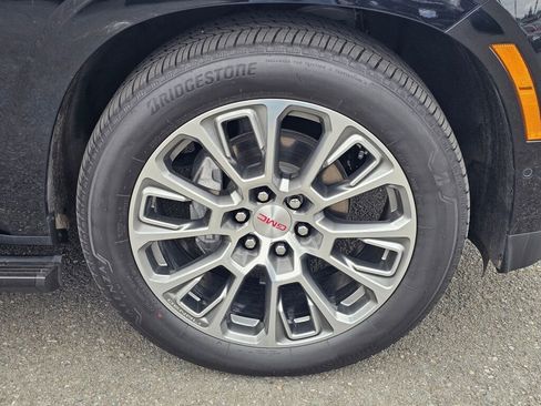 Used 2025 GMC Yukon Denali w/ Denali Reserve Package AWD/4WD image 34